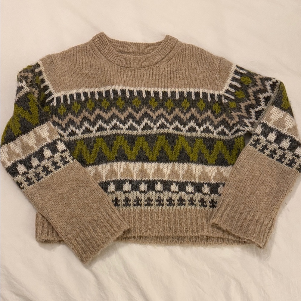 EUC Velvet Knit Sweater in Beige and Olive